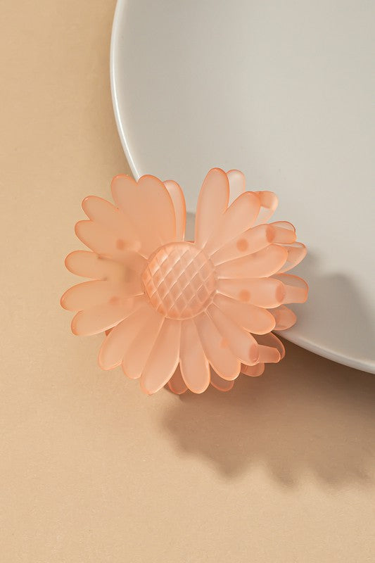 Frosty daisy flower hair claw clip