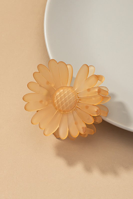 Frosty daisy flower hair claw clip